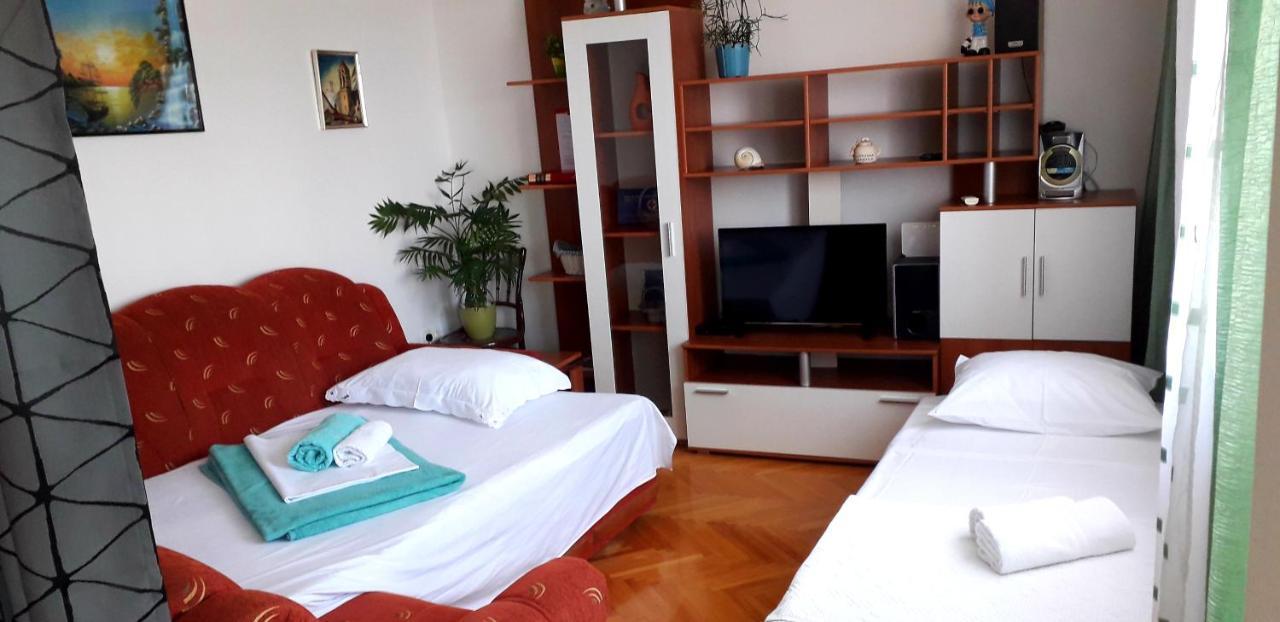 Mateo Apartment Dugi Rat Ngoại thất bức ảnh