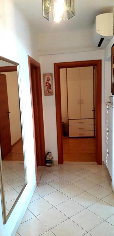Mateo Apartment Dugi Rat Ngoại thất bức ảnh