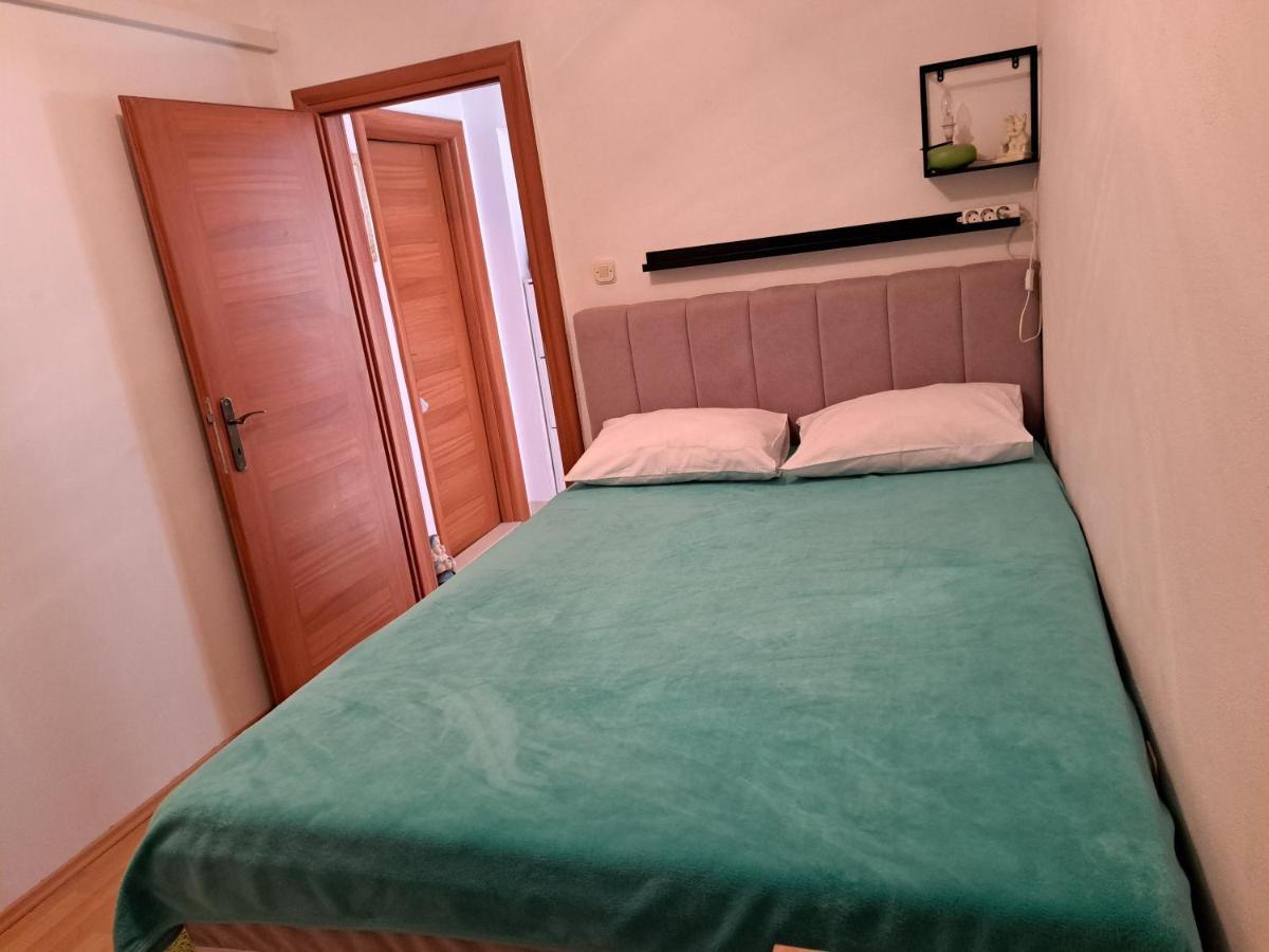 Mateo Apartment Dugi Rat Ngoại thất bức ảnh